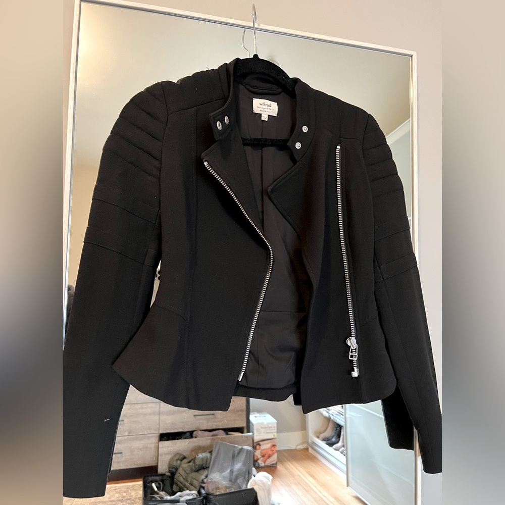 Aritzia Wilfred Crepe Black Moto Jacket - 00
